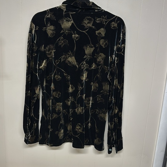Uniform John Paul Richard Womens Button Up Shirt Floral crushed Velvet - Picture 3 of 7